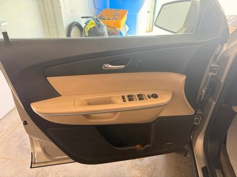 Used 2011 GMC Acadia SLT AWD/4WD image 11