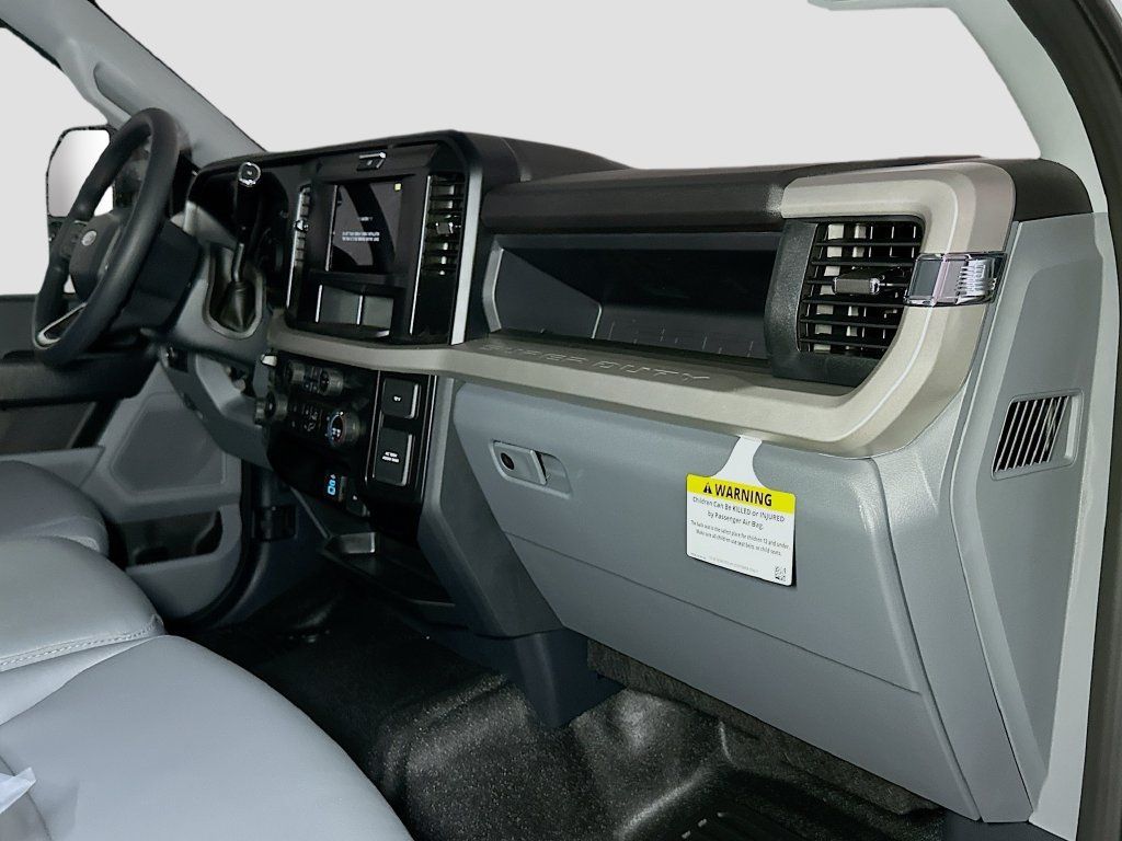 New 2026 Ford F550 4x4 Regular Cab Super Duty image 28