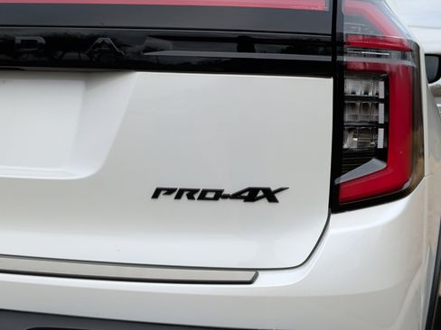 Used 2025 Nissan Armada PRO-4X w/ Pro-4X Premium Package image 11