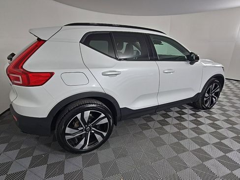 Certified 2023 Volvo XC40 B5 Ultimate w/ Climate Package image 7