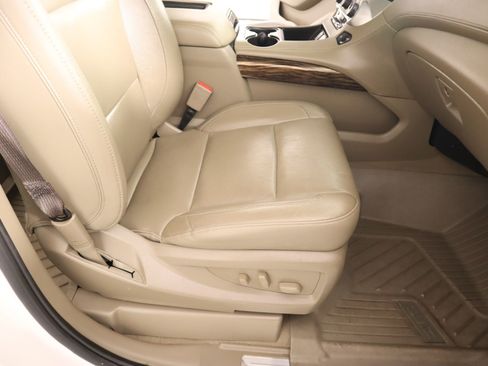 Used 2020 GMC Yukon SLT w/ Open Road Package image 16