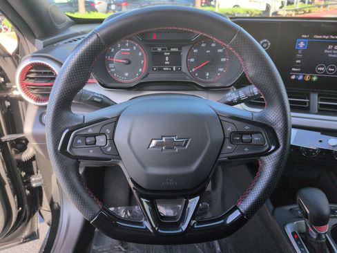 Used 2024 Chevrolet Trax RS FWD image 18