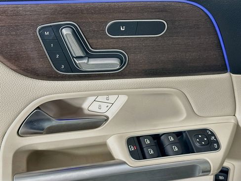 Certified 2022 Mercedes-Benz GLB 250 4MATIC image 21