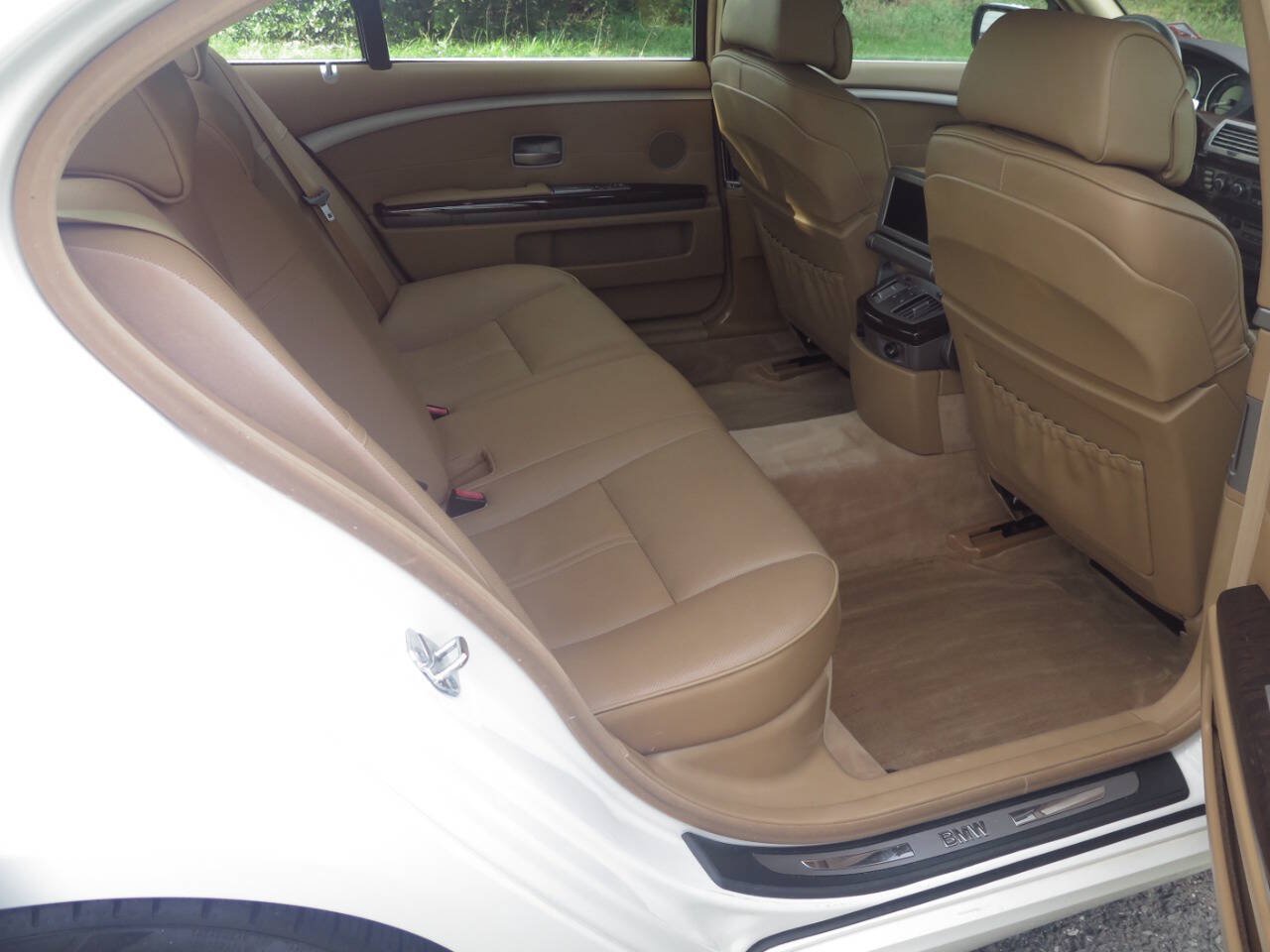 Used 2007 BMW 750Li RWD image 16