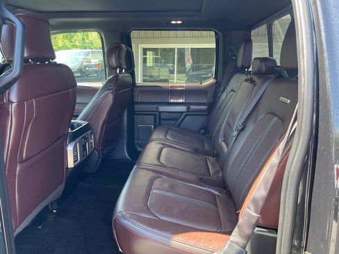 Used 2015 Ford F150 Platinum w/ Equipment Group 701A Luxury AWD/4WD image 28