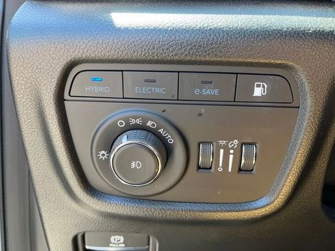 Used 2022 Jeep Grand Cherokee Summit w/ Advanced Protech Group IV AWD/4WD image 26