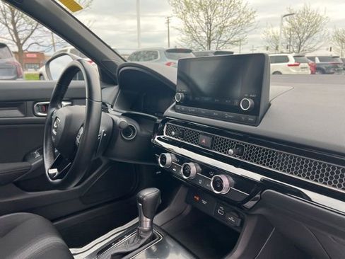 Used 2022 Honda Civic Sport image 32