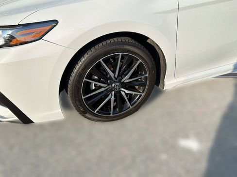 Used 2022 Toyota Camry XSE w/ Navigation Package image 11