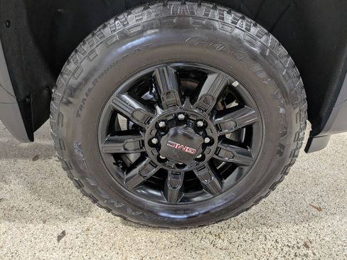 Used 2025 GMC Sierra 3500 AT4 w/ AT4 Premium Plus Package image 15