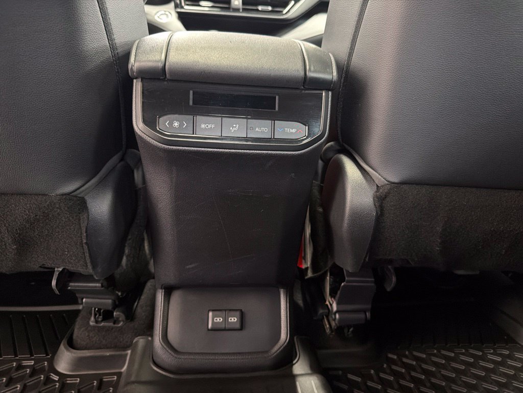 Used 2023 Toyota Highlander XSE AWD/4WD image 19