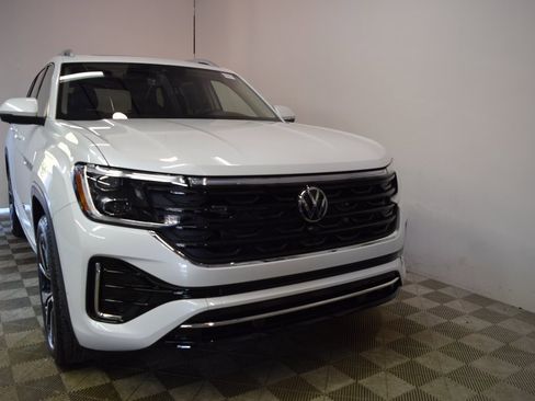 New 2026 Volkswagen Atlas SEL Premium R-Line image 3