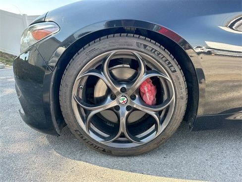 Used 2017 Alfa Romeo Giulia Ti w/ TI 19" Sport Package image 33