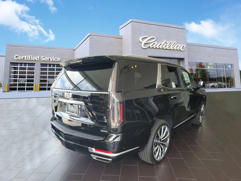 New 2026 Cadillac Escalade Platinum Luxury AWD/4WD image 3
