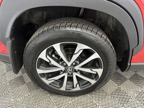 Used 2024 Toyota Corolla Cross XLE FWD image 18