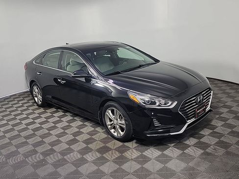 Used 2018 Hyundai Sonata Limited w/ Limited Ultimate Package 03 FWD image 2