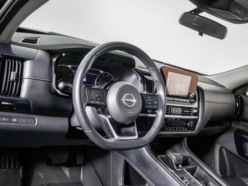 Used 2022 Nissan Pathfinder SV FWD image 18