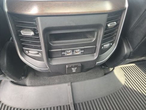 Used 2022 RAM 1500 Laramie AWD/4WD image 7