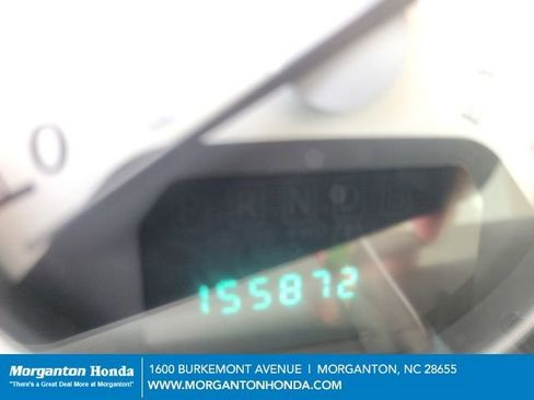 Used 2010 Chrysler Town & Country Limited image 2