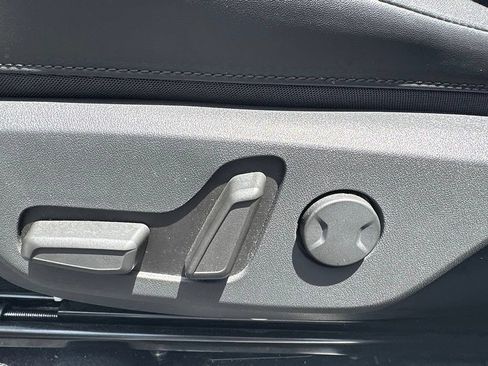 Used 2024 Kia Niro Wave w/ Wave Preserve Package FWD image 16