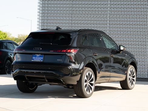 New 2026 Audi Q3 quattro 2.0T AWD/4WD image 4