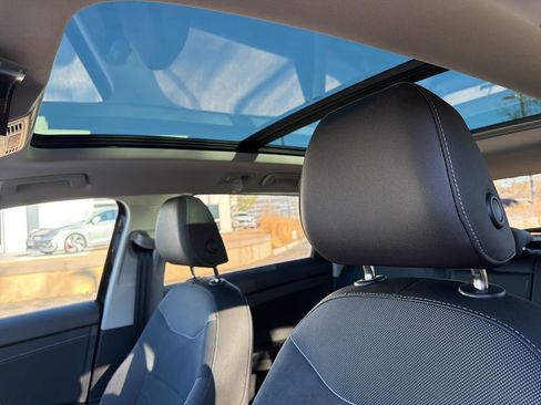 New 2025 Volkswagen Taos SE image 21