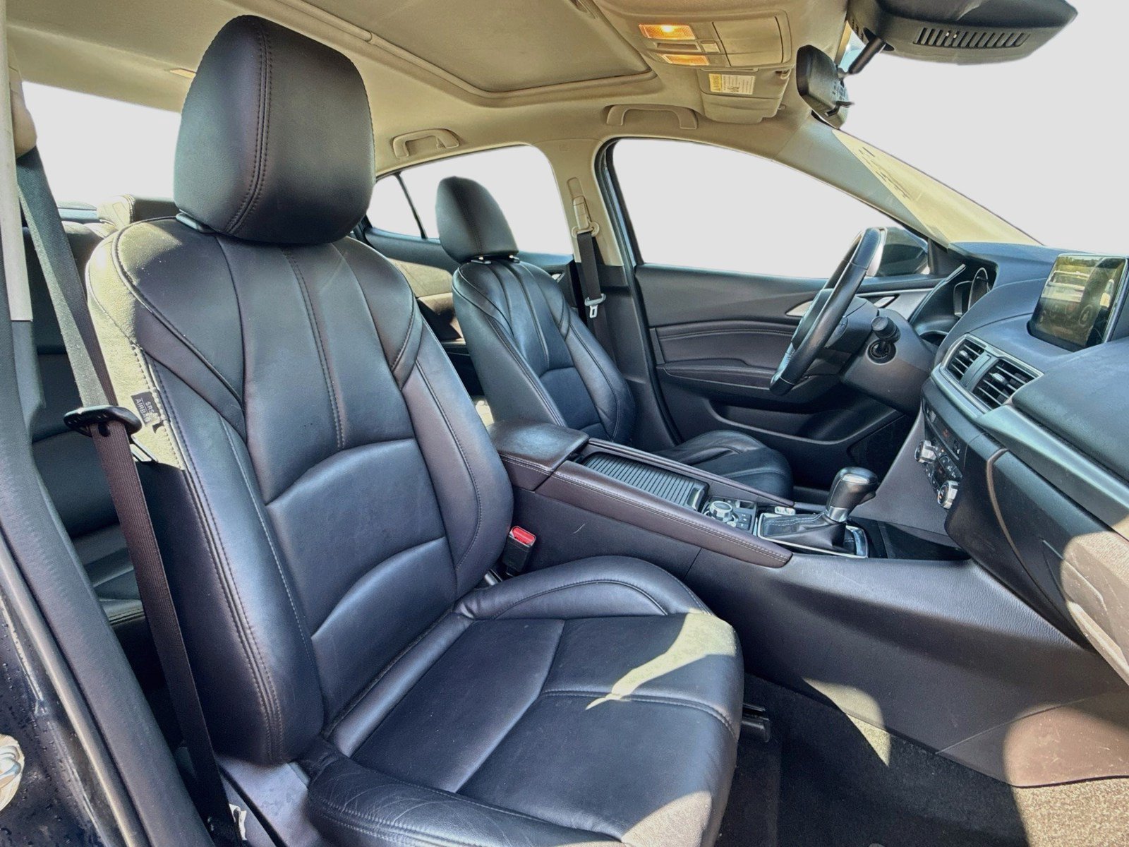 Used 2018 MAZDA MAZDA3 Touring FWD image 31