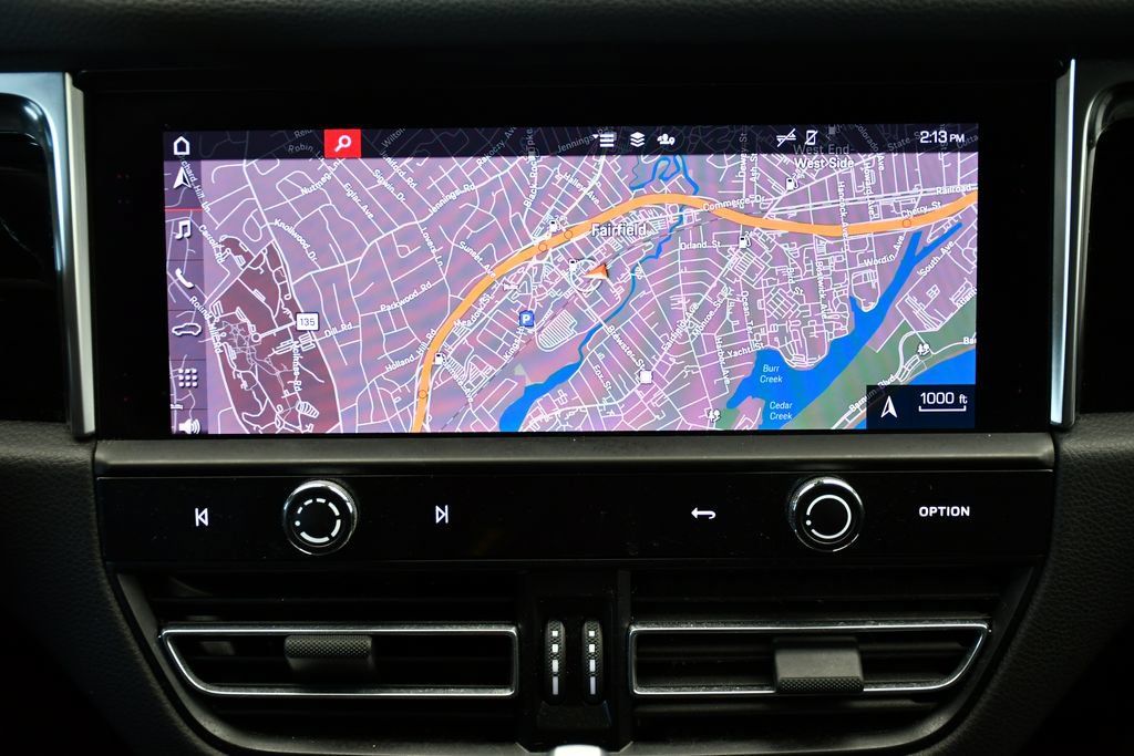 Certified 2023 Porsche Macan AWD/4WD image 27