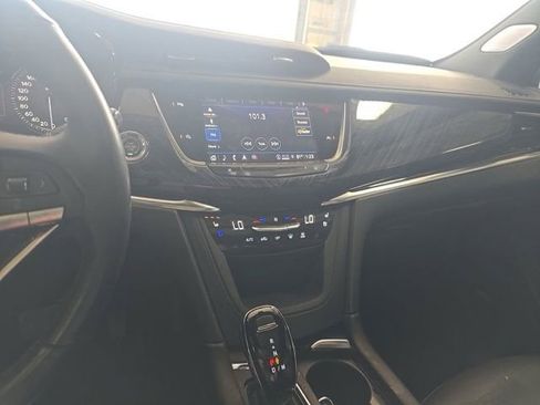 Used 2024 Cadillac XT6 Premium Luxury AWD/4WD image 17