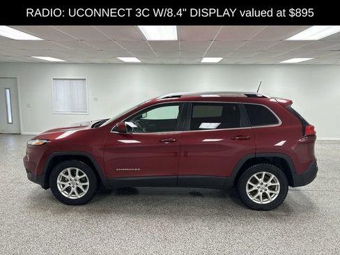Used 2017 Jeep Cherokee Latitude w/ Cold Weather Group image 6