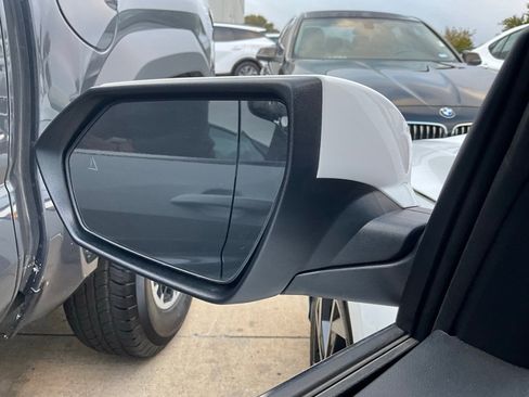 Used 2025 Hyundai Elantra Limited image 19