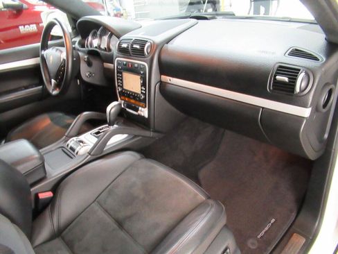 Used 2010 Porsche Cayenne GTS AWD/4WD image 27