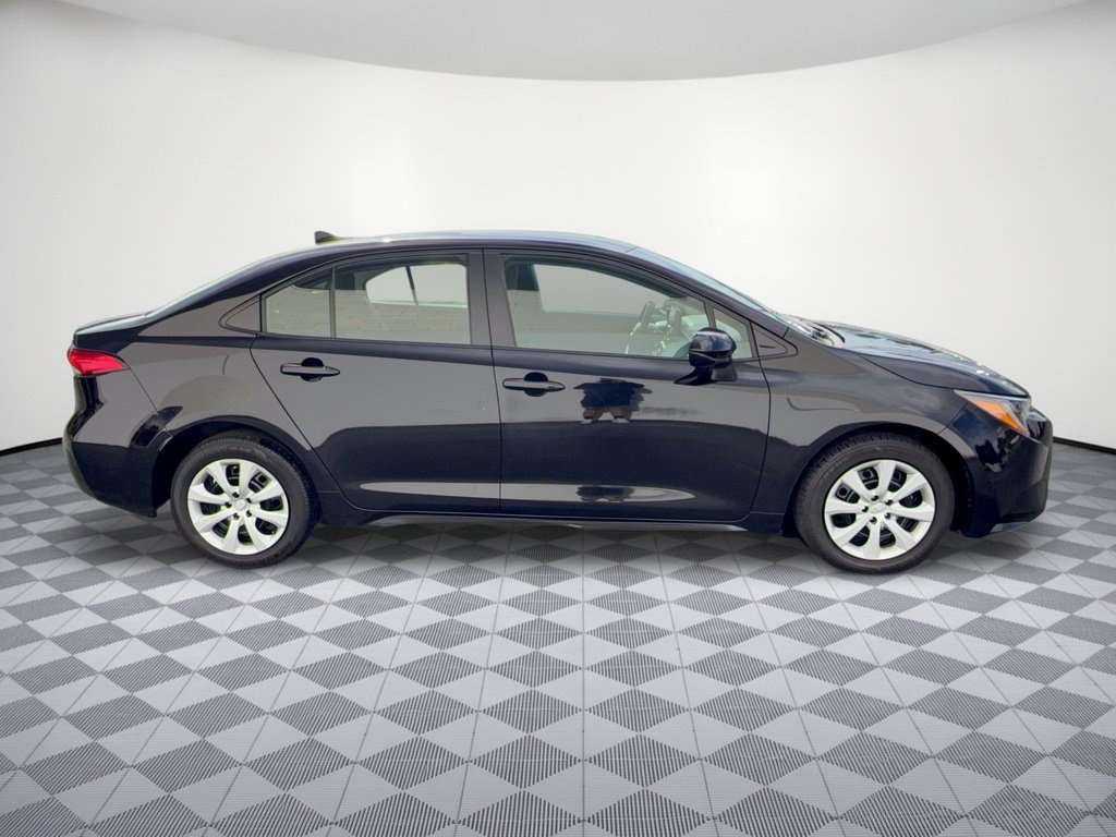Used 2025 Toyota Corolla LE FWD image 8