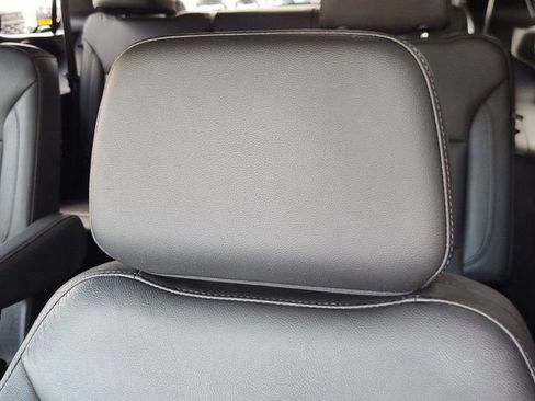 Used 2022 Chevrolet Tahoe Z71 w/ Luxury Package image 21