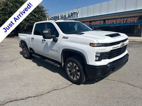 Used 2025 Chevrolet Silverado 2500 Custom w/ Custom Value Package AWD/4WD image 1