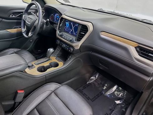 Used 2017 GMC Acadia Denali w/ Technology Package FWD image 34