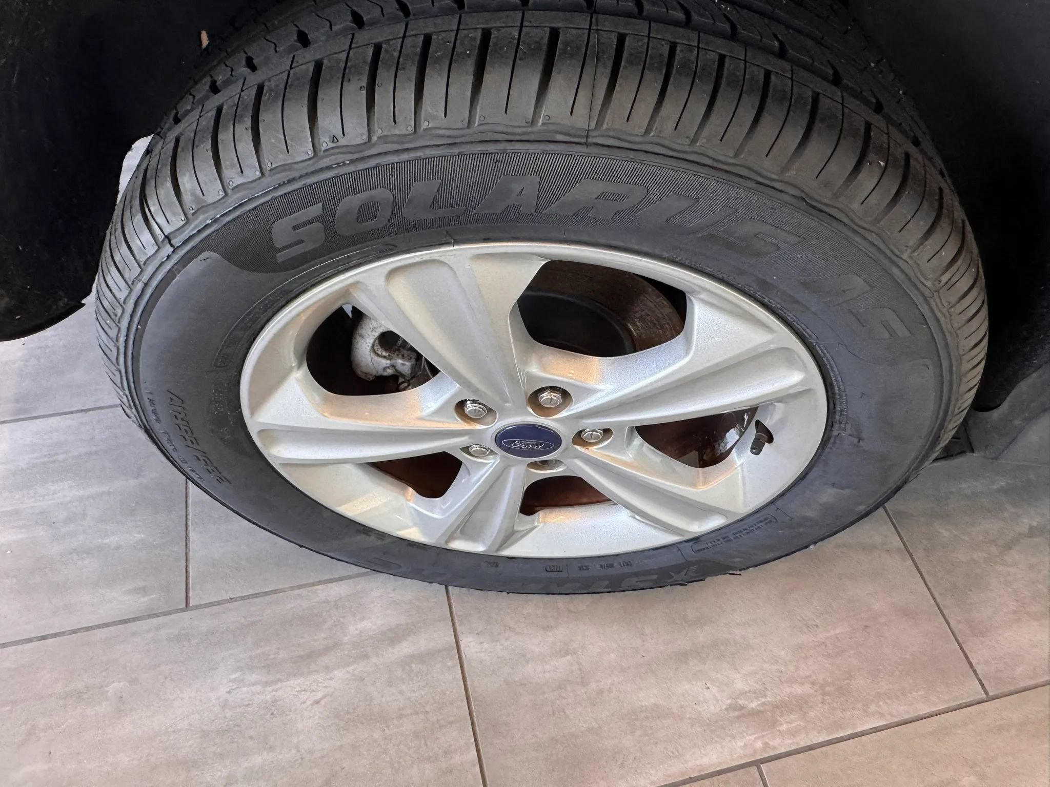 Used 2016 Ford Escape SE w/ SE Leather Comfort Package FWD image 15
