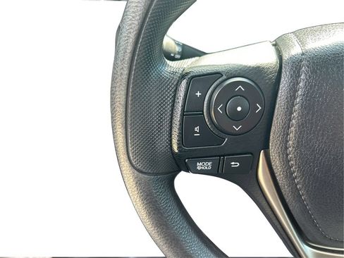 Used 2013 Toyota RAV4 XLE AWD/4WD image 38
