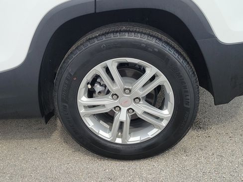 Used 2023 GMC Terrain SLE image 9