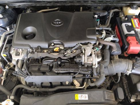 Used 2018 Toyota Camry XSE FWD image 30