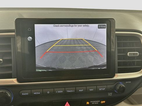Used 2023 Hyundai Venue Limited FWD image 23