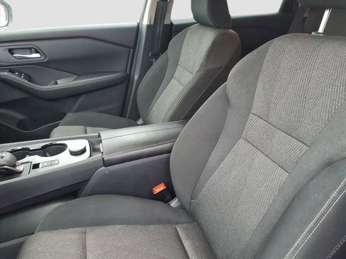 Used 2025 Nissan Rogue SV image 11