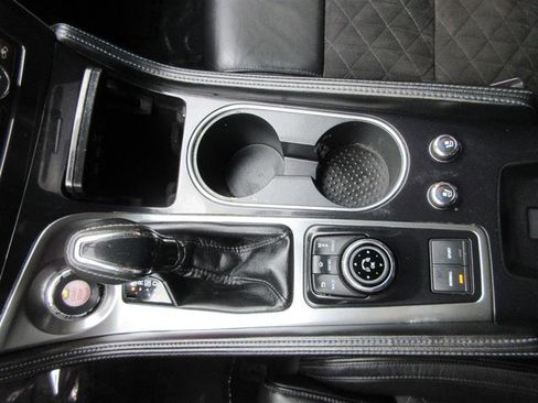 Used 2017 Nissan Maxima SR image 18