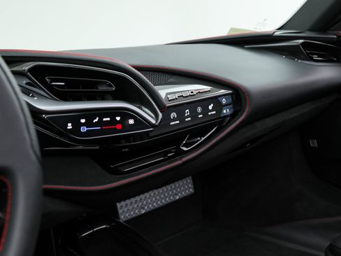 Certified 2025 Ferrari SF90 Spider AWD/4WD image 33