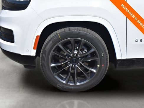 New 2025 Jeep Grand Wagoneer Series II Obsidian w/ Quick Order Packagew 28T AWD/4WD image 18
