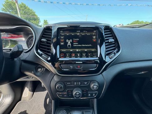 Used 2019 Jeep Cherokee High Altitude AWD/4WD image 27
