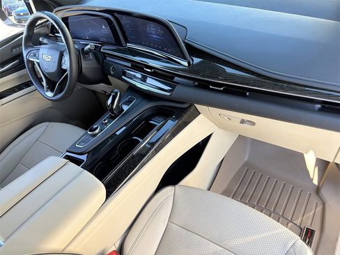 Certified 2023 Cadillac Escalade Premium Luxury w/ Performance Package image 13