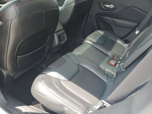 Used 2015 Jeep Cherokee Trailhawk w/ Comfort/Convenience Group AWD/4WD image 10