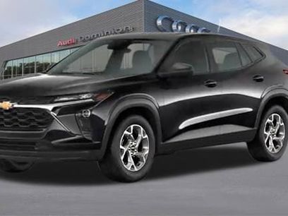 Used 2025 Chevrolet Trax LS w/ LS Convenience Package