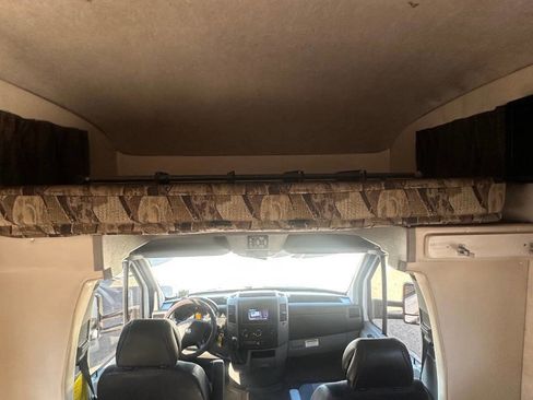 Used 2008 Dodge Sprinter 3500 image 18