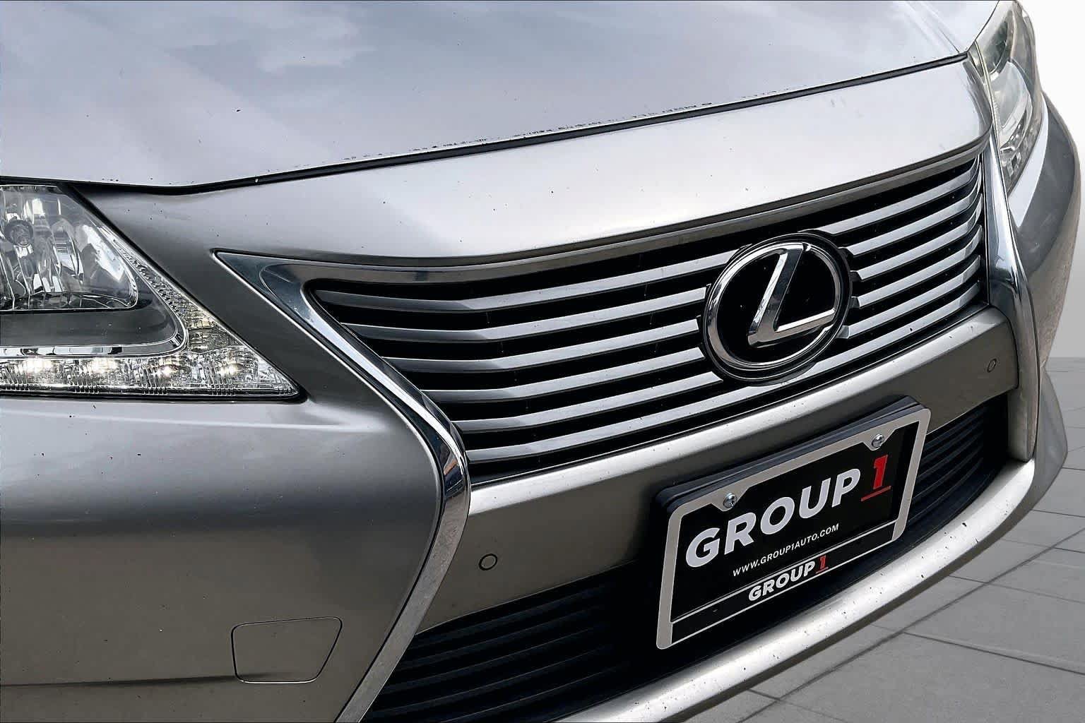 Used 2015 Lexus ES 350 w/ Luxury Package FWD image 29